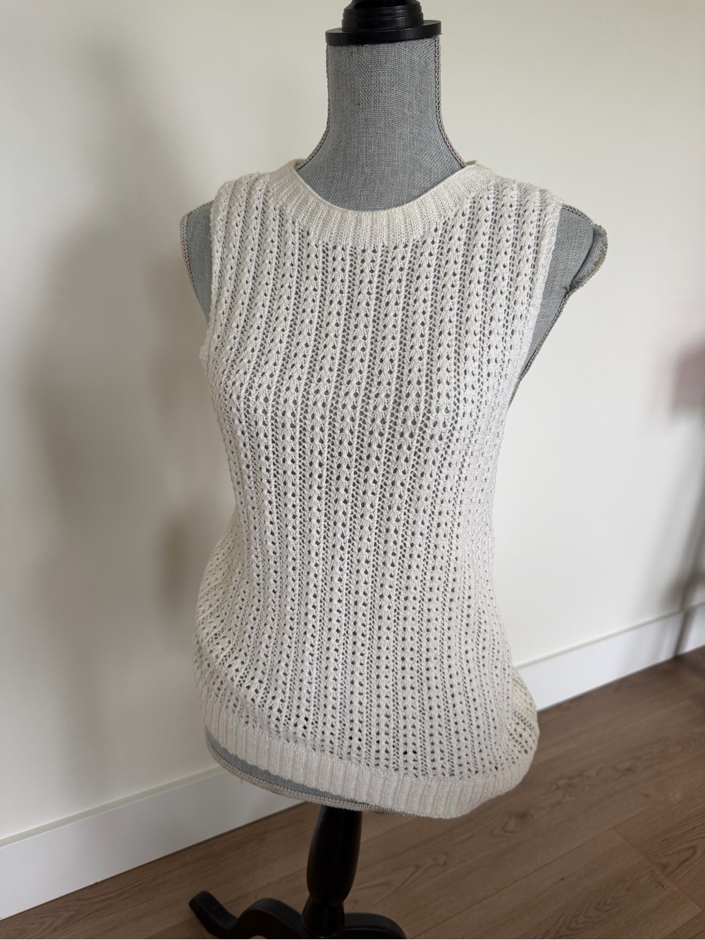 Gap Cream Open Knit Sweater Vest Tank Top Crochet Pointelle Crewneck